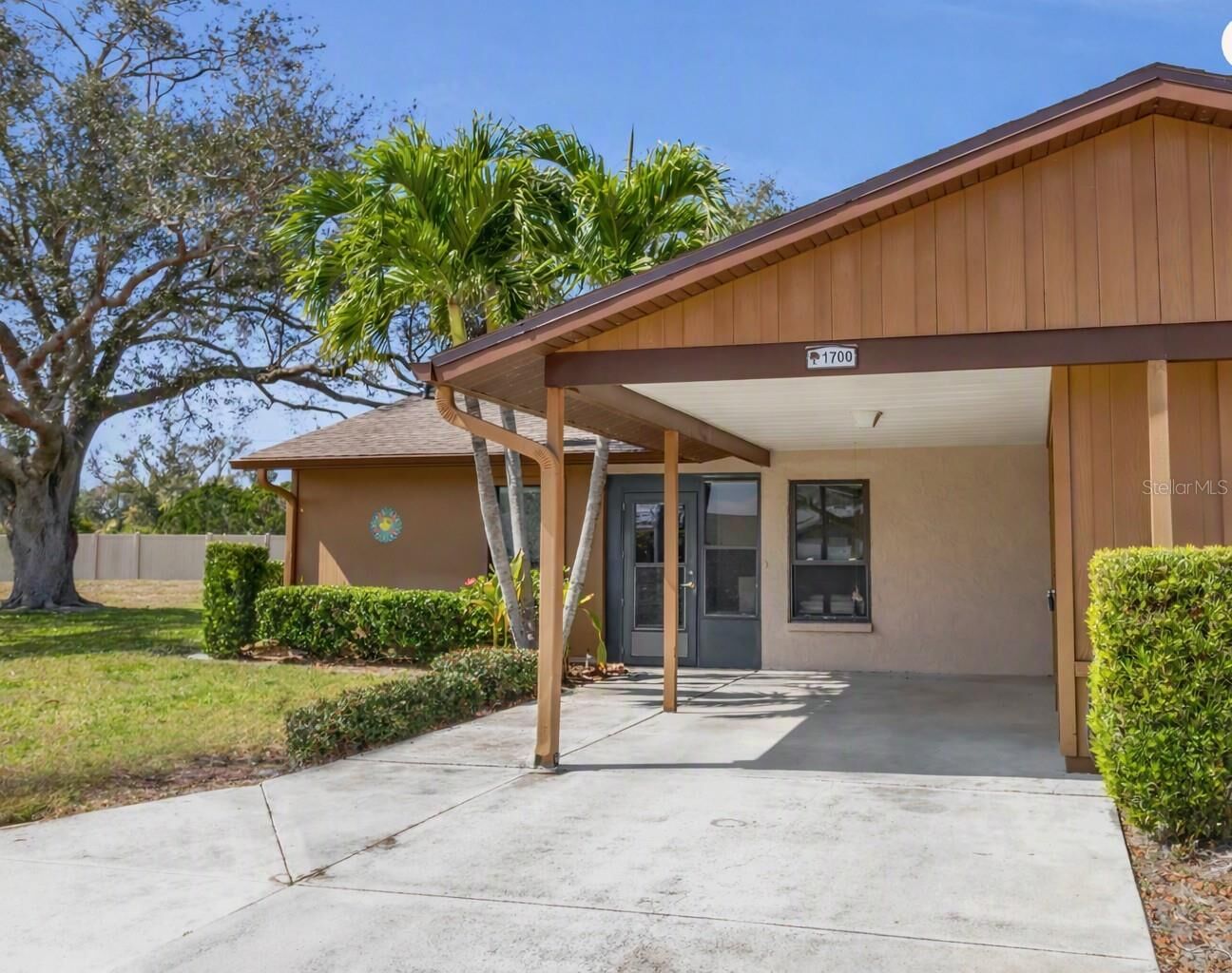 Property Photo: 1700 Curry Trail 35 FL 34275
