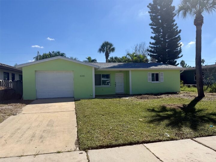 Property Photo:  929 Bruce Avenue  FL 33767 
