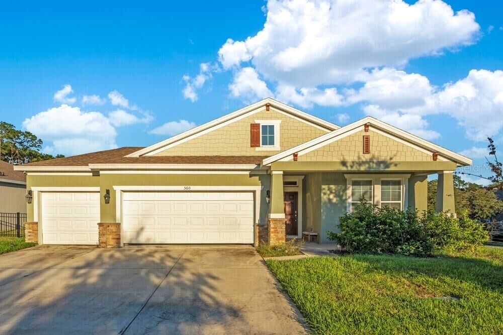 Property Photo:  560 Shaelyn Place  FL 32724 