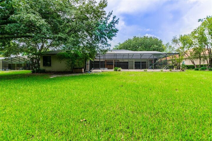 Property Photo: 5313 Burchette Road FL 33647