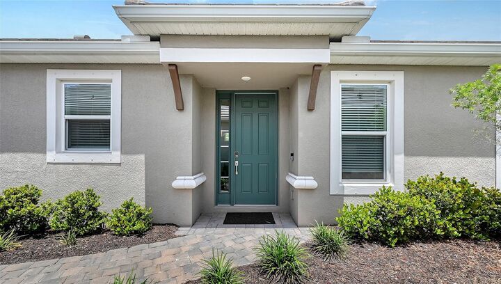 Property Photo:  