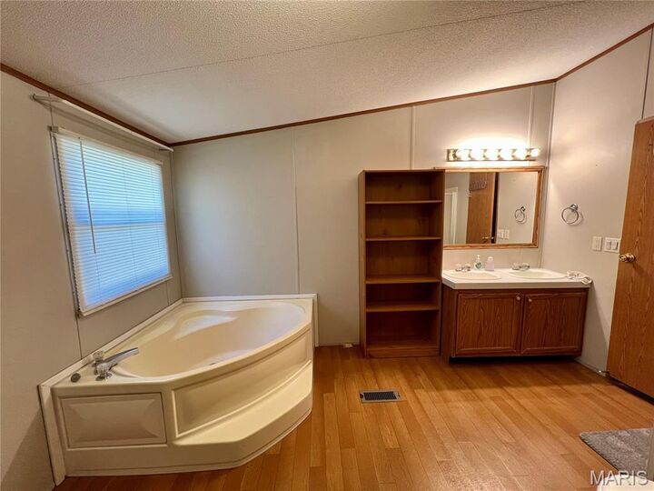 Property Photo:  202 Niswonger Lane  MO 63766 