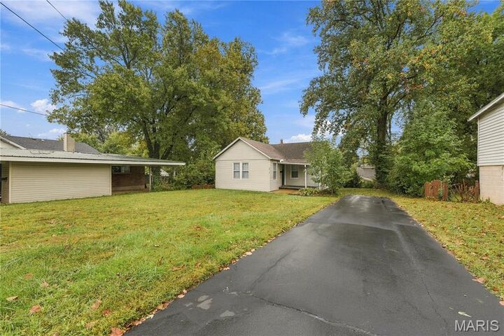 Property Photo:  8718 Mavis Place  MO 63114 