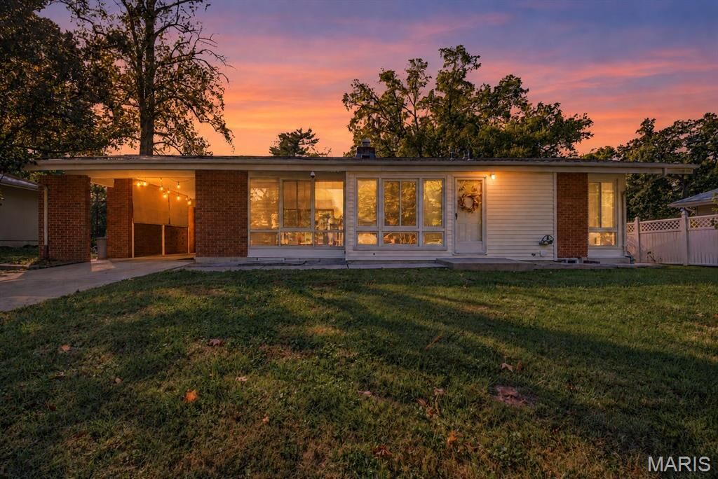 Property Photo:  749 W Jewel Avenue  MO 63122 