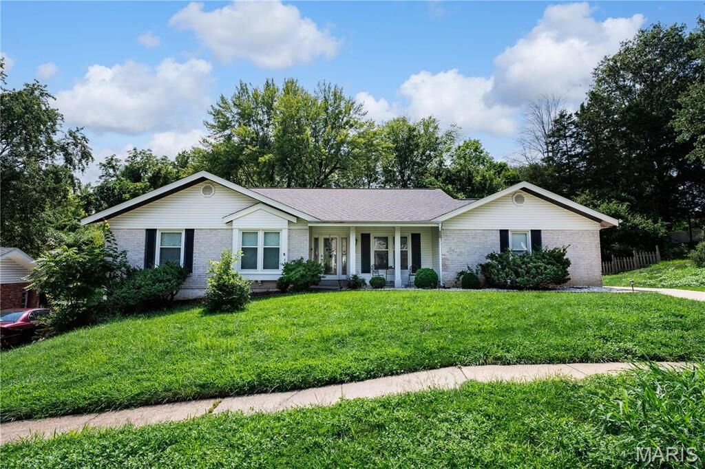 Property Photo: 14338 Millbriar Circle MO 63017
