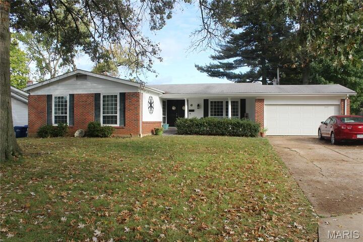 Property Photo: 6 Cornflower Court MO 63033
