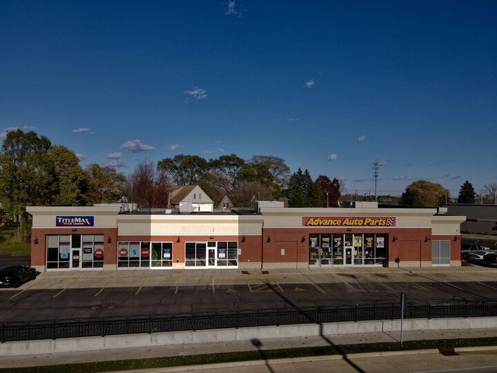 Property Photo:  2719 Calumet Dr  WI 53083 