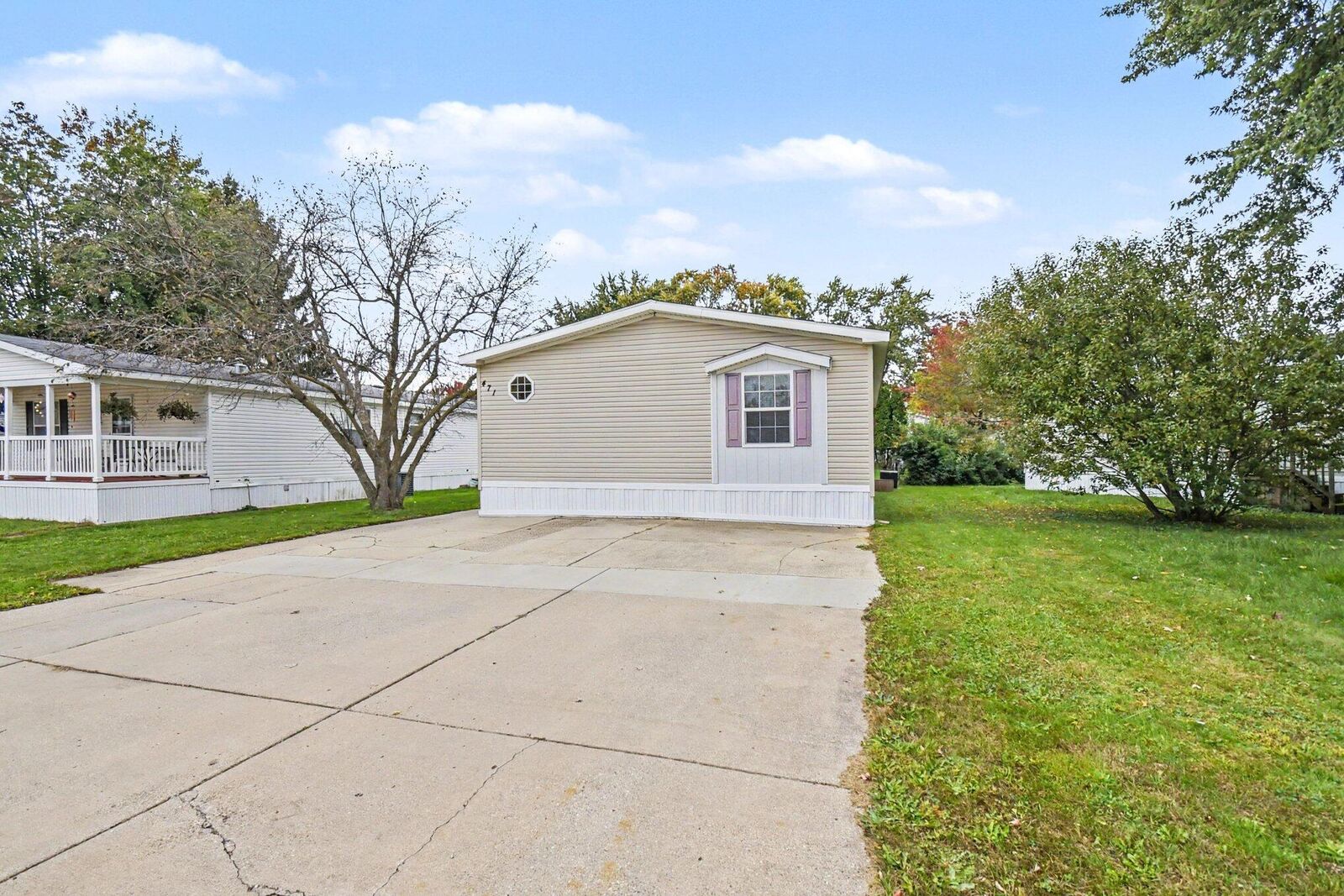 Property Photo: 471 N Kippen Drive SE MI 49548