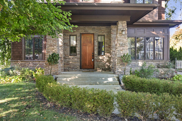 Property Photo:  1523 Villa Road  MI 48009 