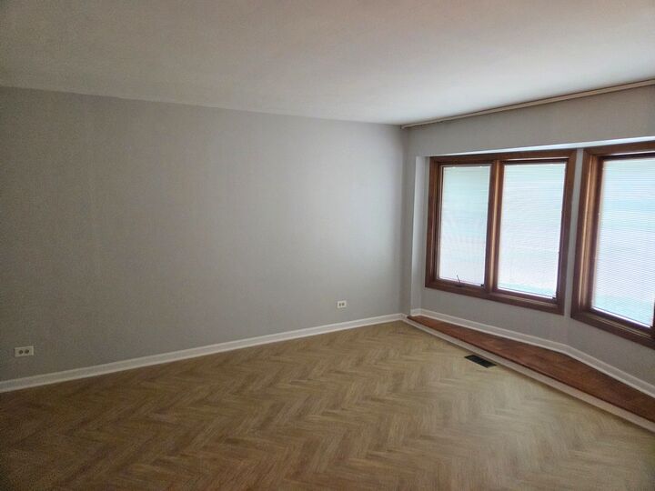Property Photo: 73 Forest Lane IL 60007