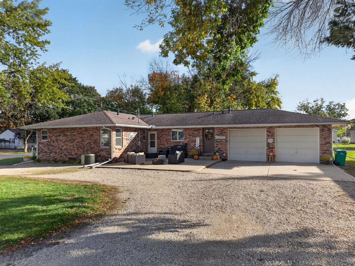 Property Photo:  381 S Hossack Street  IL 61360 