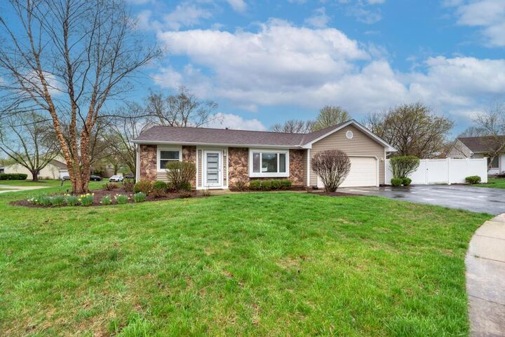 Property Photo:  935 Pioneer Court  IL 60172 