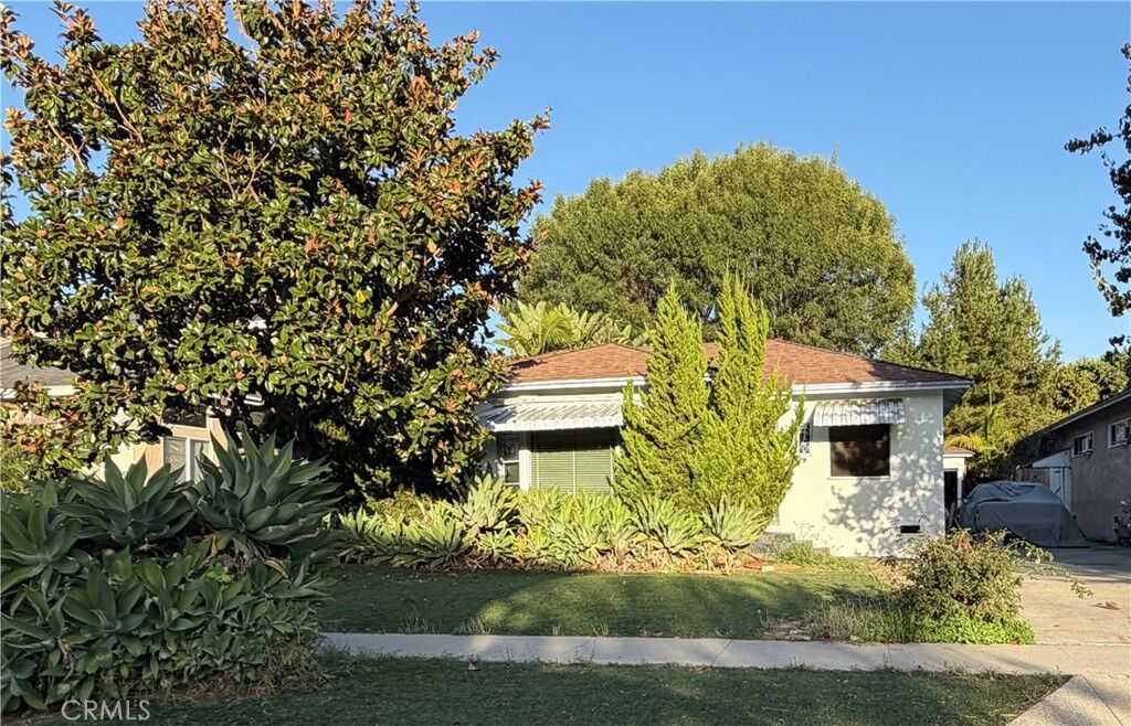 Property Photo: 4760 Montair CA 90808