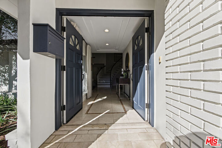 Property Photo:  4529 Cedros Avenue  CA 91403 