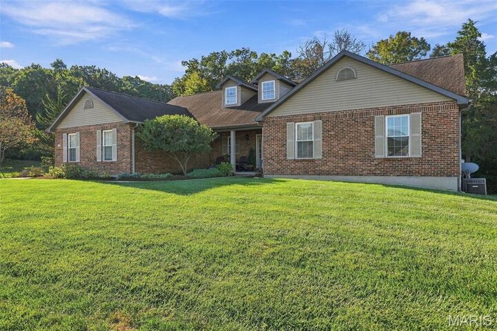 Property Photo: 122 Echo Lake Circle MO 63025