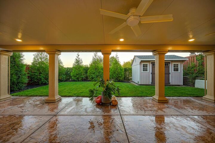 Property Photo: 555 Heiler Way CA 95630
