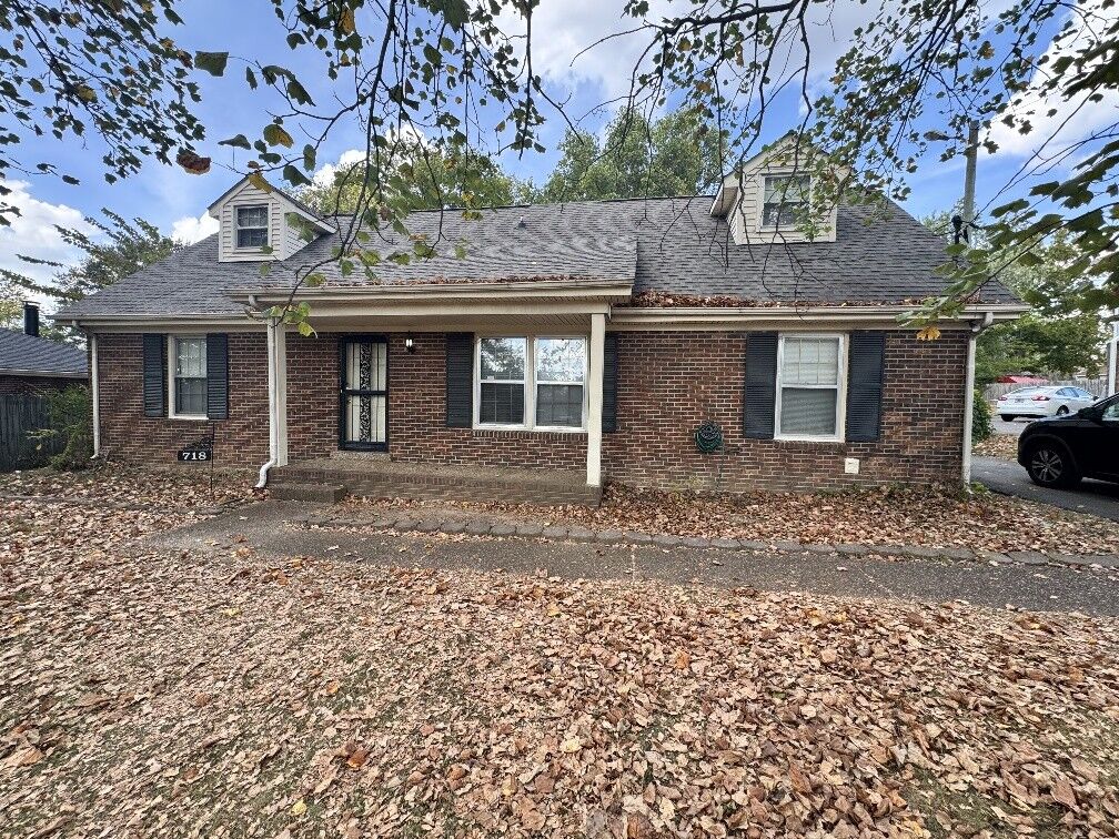 Property Photo:  718 Dutchmans Ct  TN 37076 
