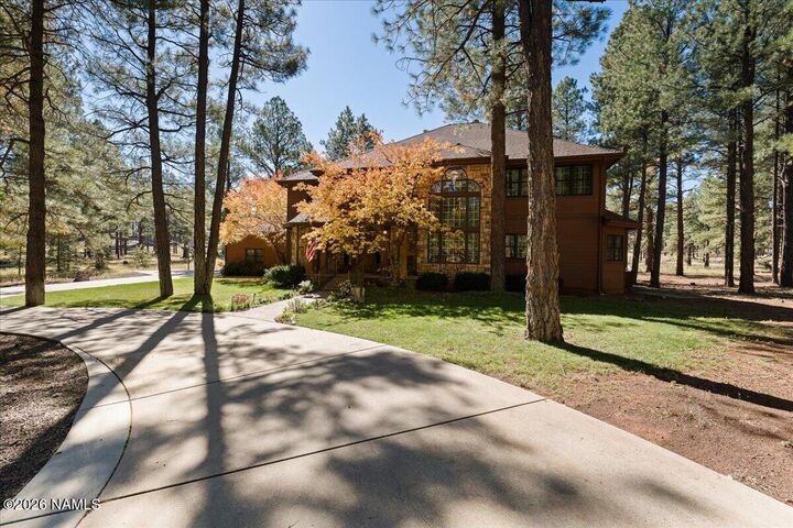Property Photo:  