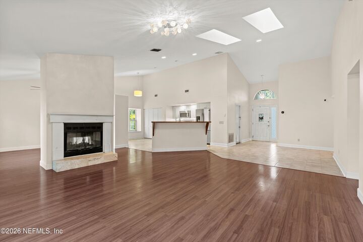 Property Photo: 4871 Northford Place W FL 32257