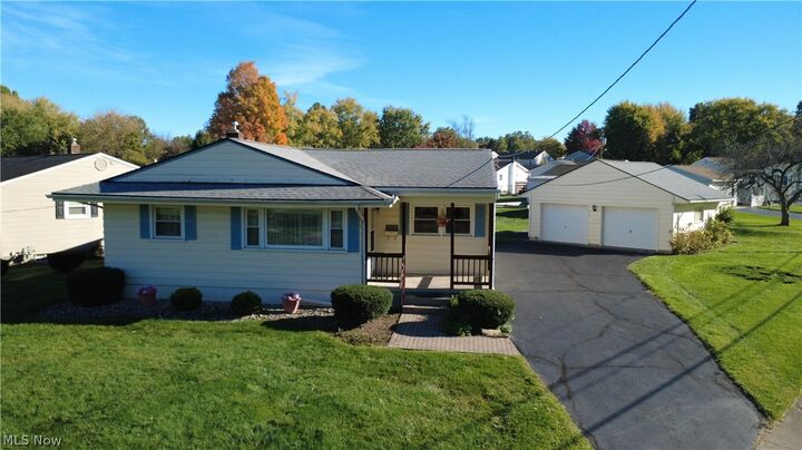 Property Photo:  1501 Gypsy Lane  OH 44446 