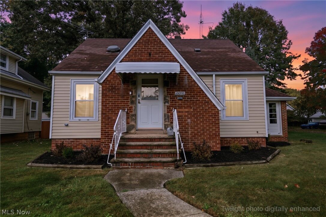 Property Photo:  19251 Naumann Avenue  OH 44119 