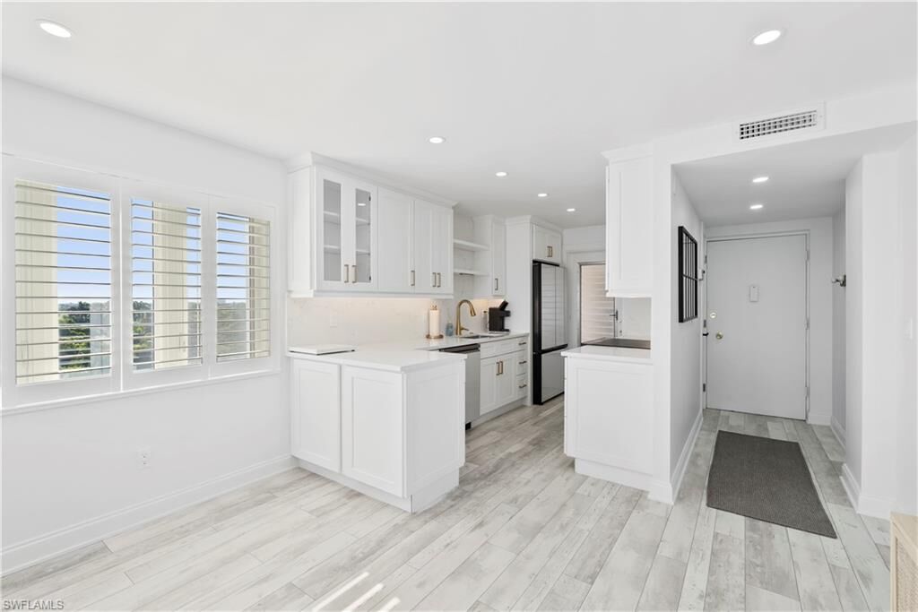 Property Photo:  1300 Gulf Shore Blvd N 703  FL 34102 