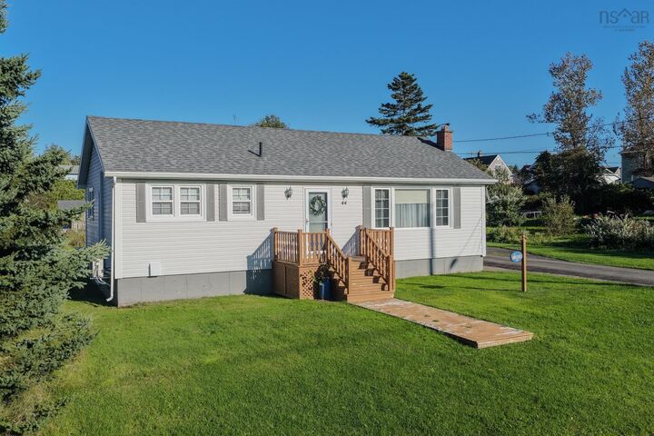 Property Photo:  44 Manse Street  NS B1N 1C7 