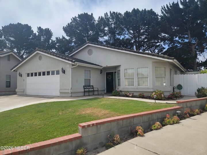 Property Photo:  828 McCloud Street  CA 93455 