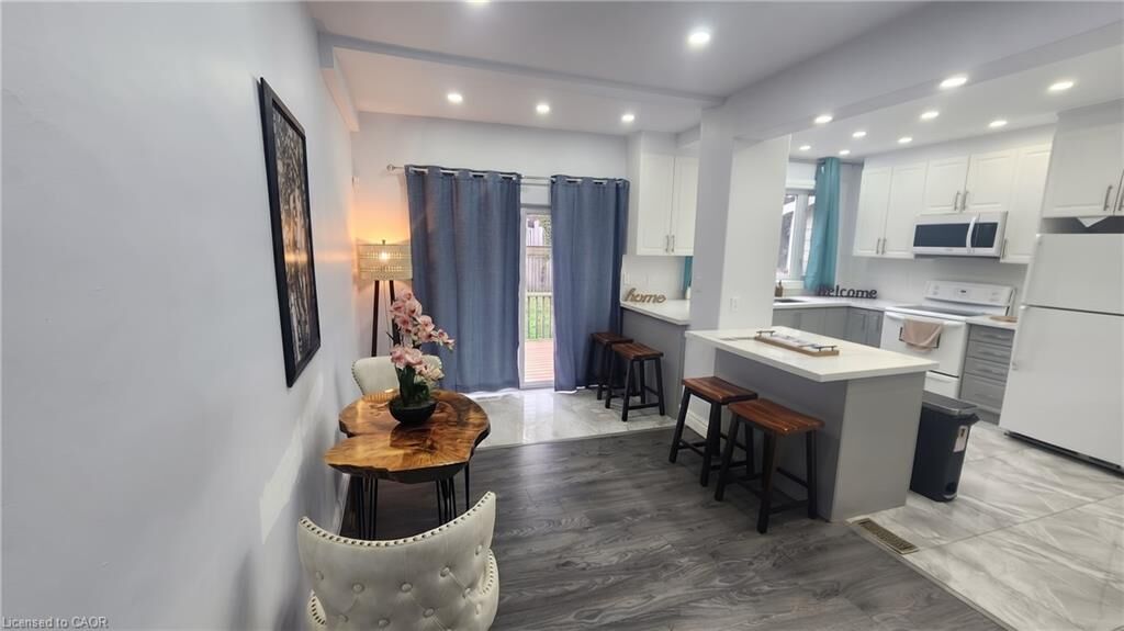Property Photo:  1394 Cannon Street E  ON L8H 1W1 