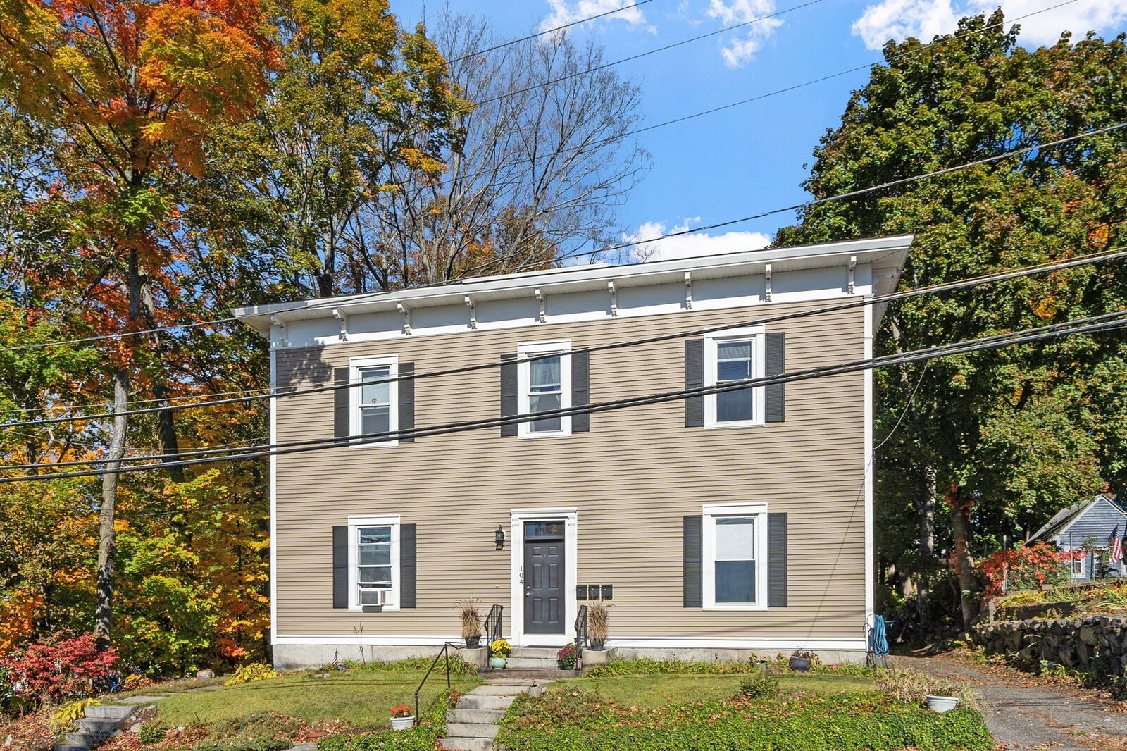 Property Photo:  104 Tenth 1R  MA 01850 