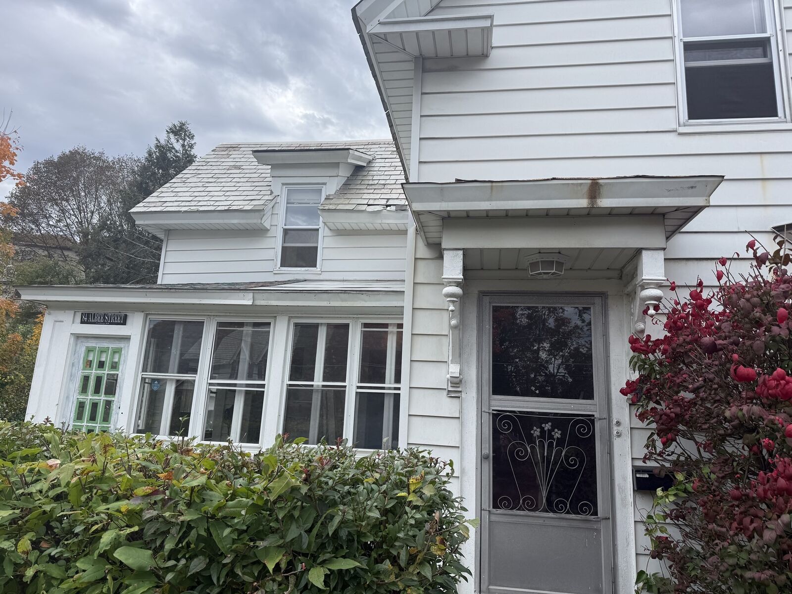 Property Photo:  84 Albee St 2  MA 01420 