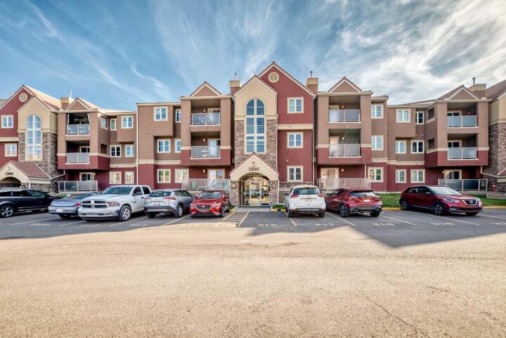 Property Photo:  1222 Edenwold Heights NW #1222  AB T3A 3T5 
