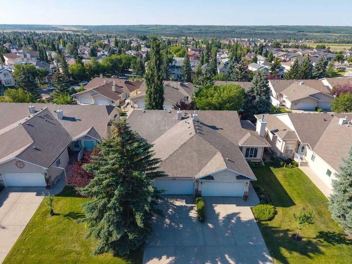 Property Photo:  121 Sierra Morena Green SW  AB T3H 3E4 