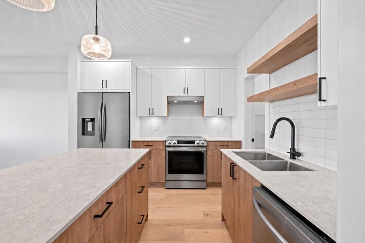 Property Photo:  4 Strathmore Lakes Point  AB T1Y 1Y6 