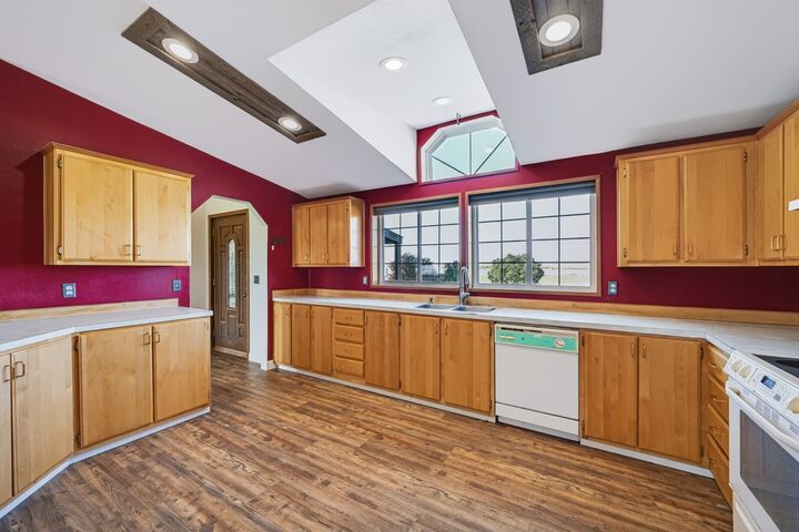 Property Photo: 17747 Road 3 SE WA 98837