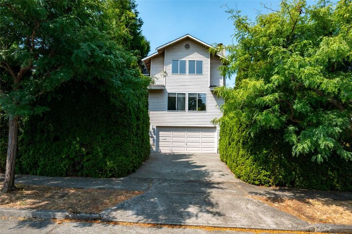 Property Photo: 4407 30th Avenue W WA 98199