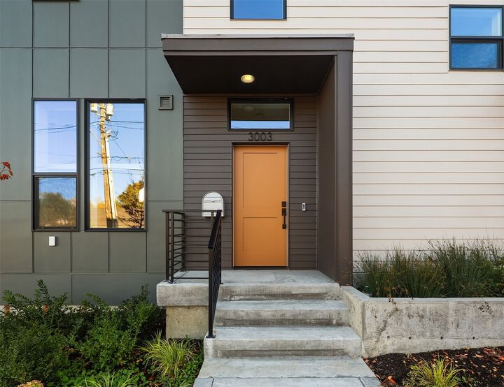 Property Photo:  3003 S Dakota Street  WA 98108 