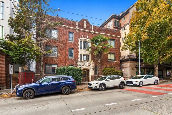 Property Photo:  307  Queen Anne Avenue N  WA 98109 