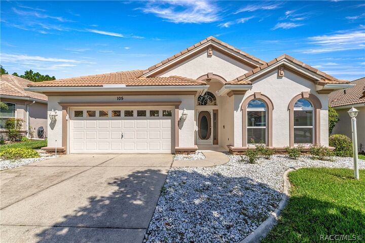 Property Photo: 105 W Doerr Path FL 34442