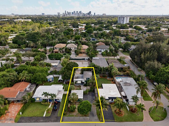 Property Photo:  116 NE 22nd Street  FL 33305 
