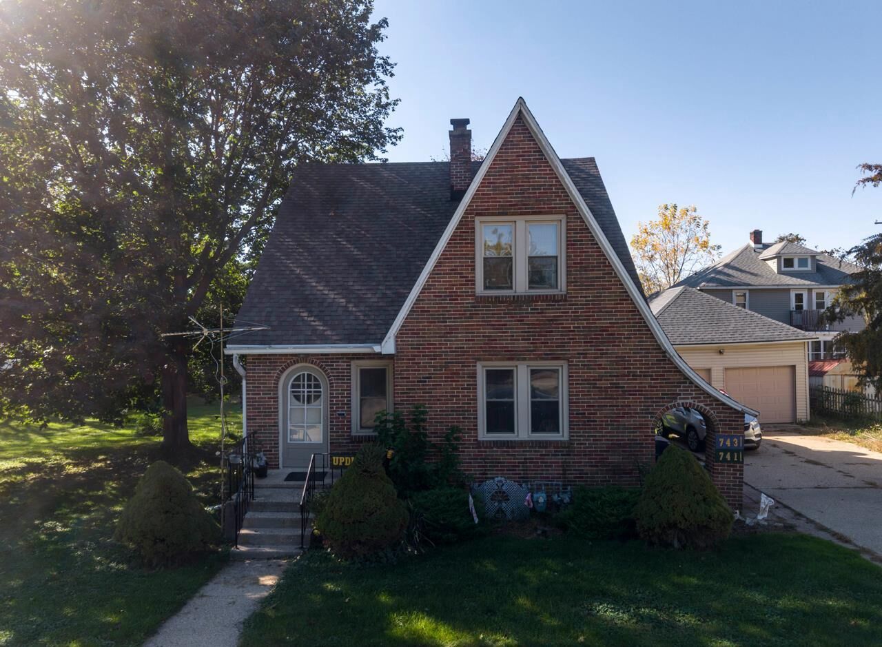 Property Photo: 741 743 Caroline Street WI 53545
