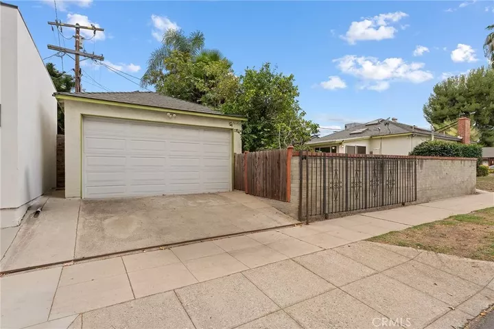 Property Photo:  5058 Cartwright  CA 91601 
