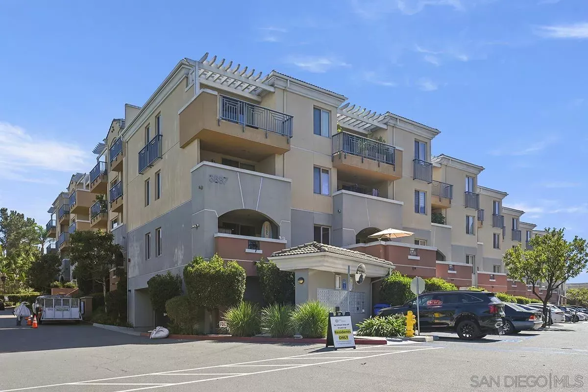 Property Photo: 3887 Pell Pl 307 CA 92130