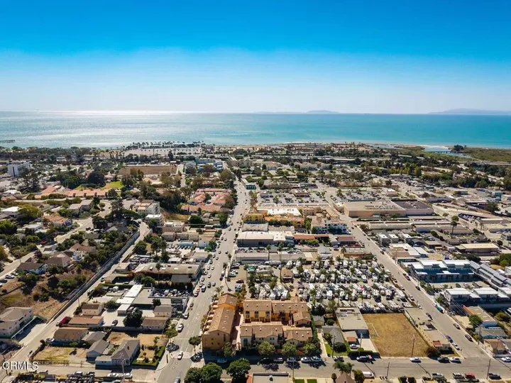 Property Photo:  285 N Ventura 14  CA 93001 