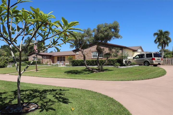 Property Photo:  18901 SW 63rd St  FL 33332 