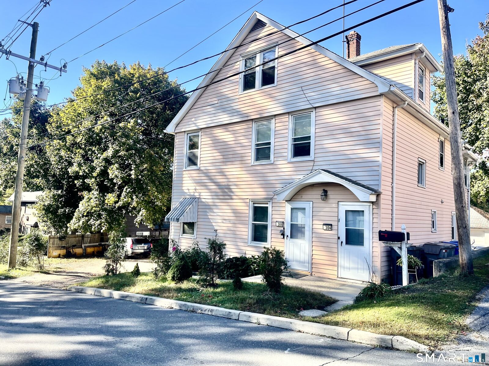 Property Photo:  304 Queen Street 2nd  CT 06010 