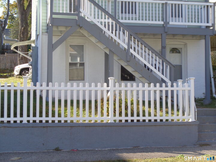 Property Photo:  92 Smith Street 1  CT 06418 