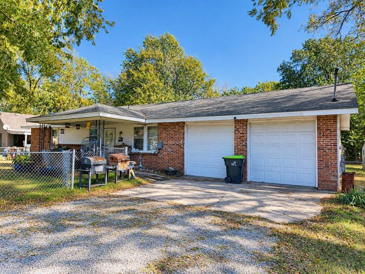 Property Photo:  1200 N Forest Avenue  MO 65802 