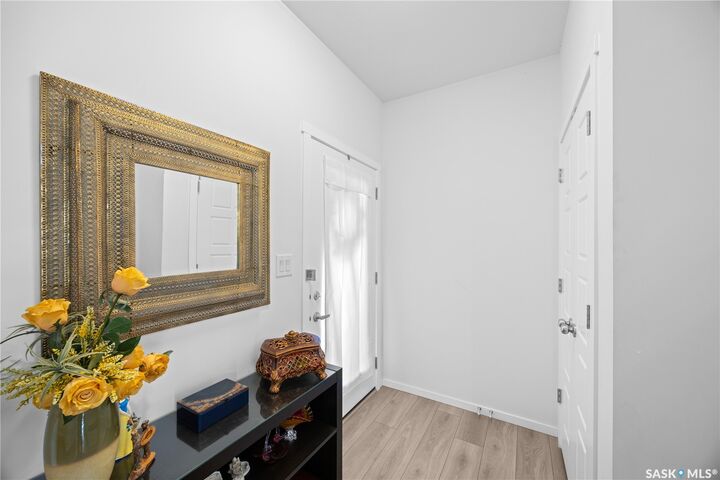 Property Photo:  814 Labine Crescent  SK S7L 6N2 