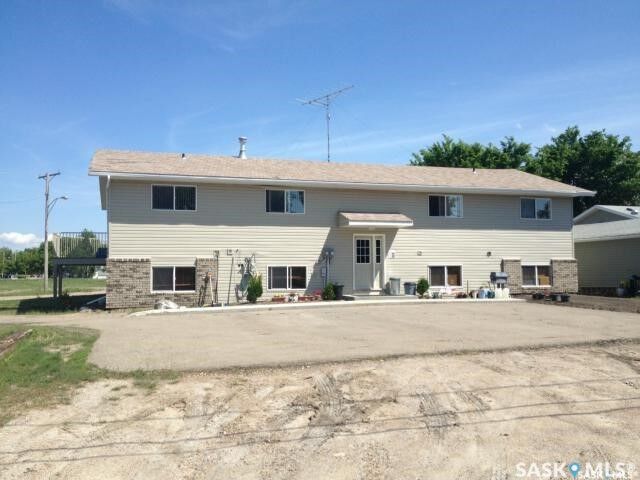 Property Photo:  245 3rd Street NE  SK S0A 4J0 